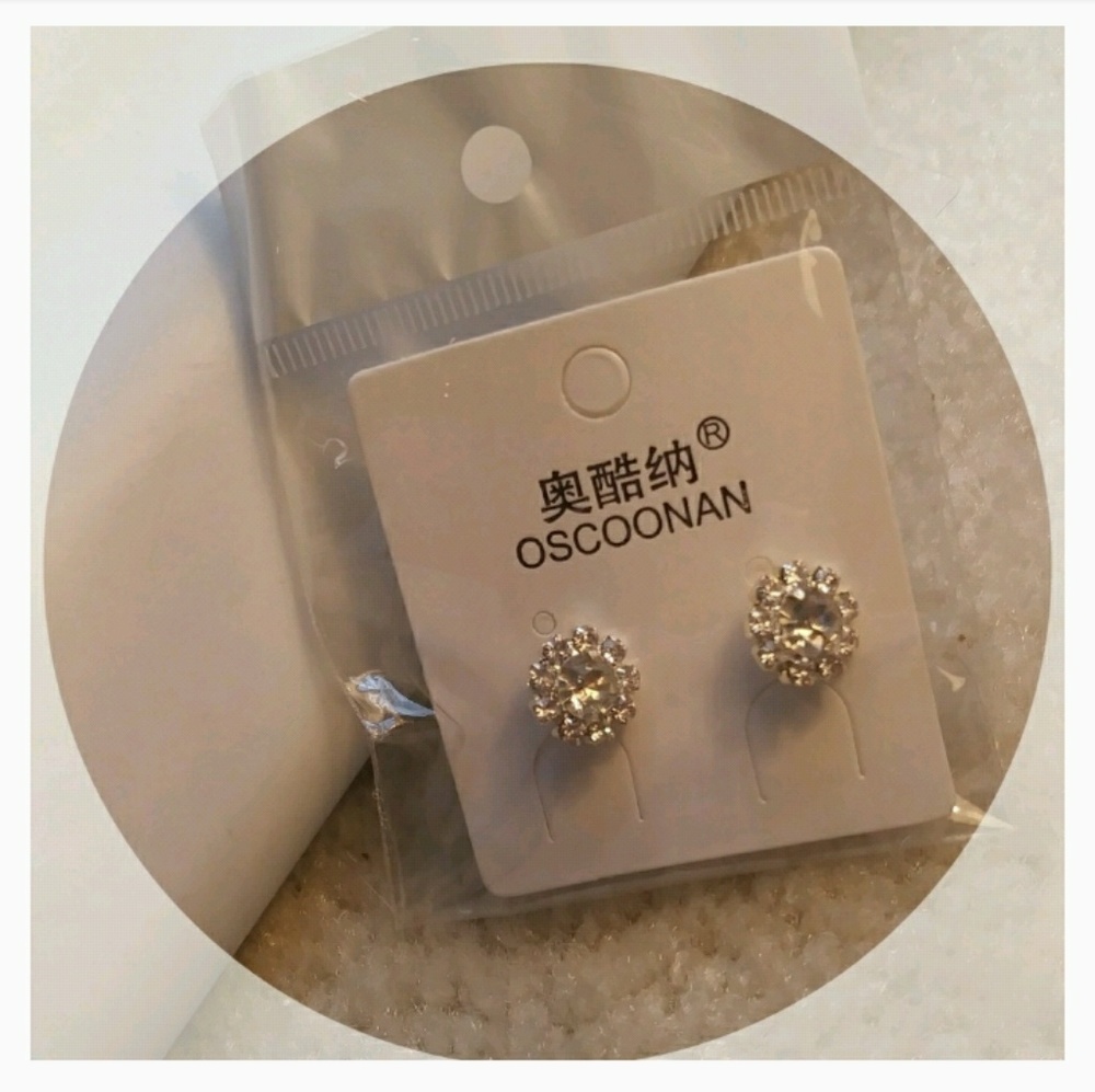💖 Zirconia Crystal Flower Earrings - Picture 3 of 5